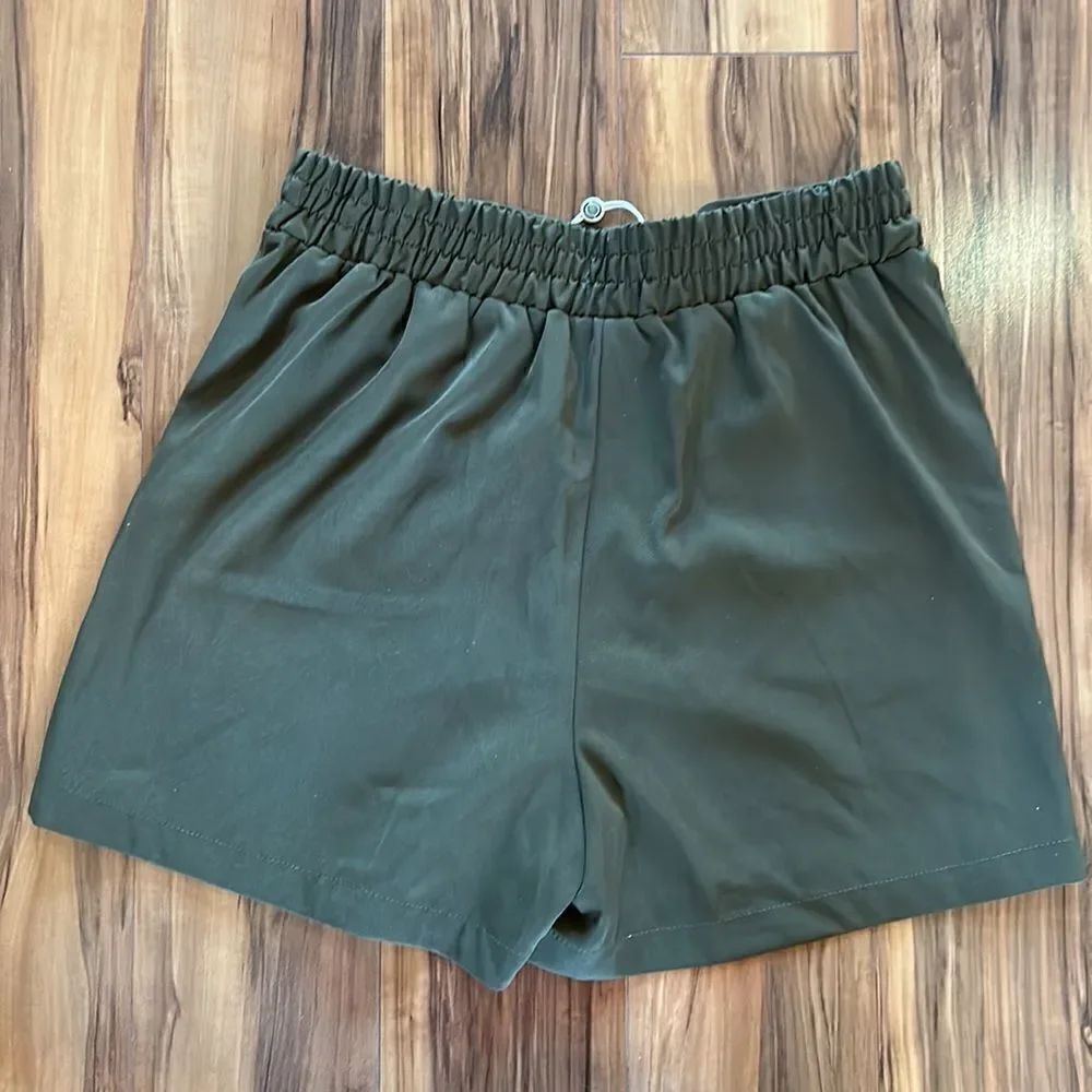 NEW Max Studio Army Green Shorts - Picture 6 of 6
